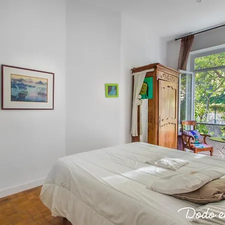 Апартаменты Wonderful 3 Bedrooms With Big Garden Йер